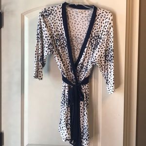 CAbi bathrobe. Size Medium. Style #664.